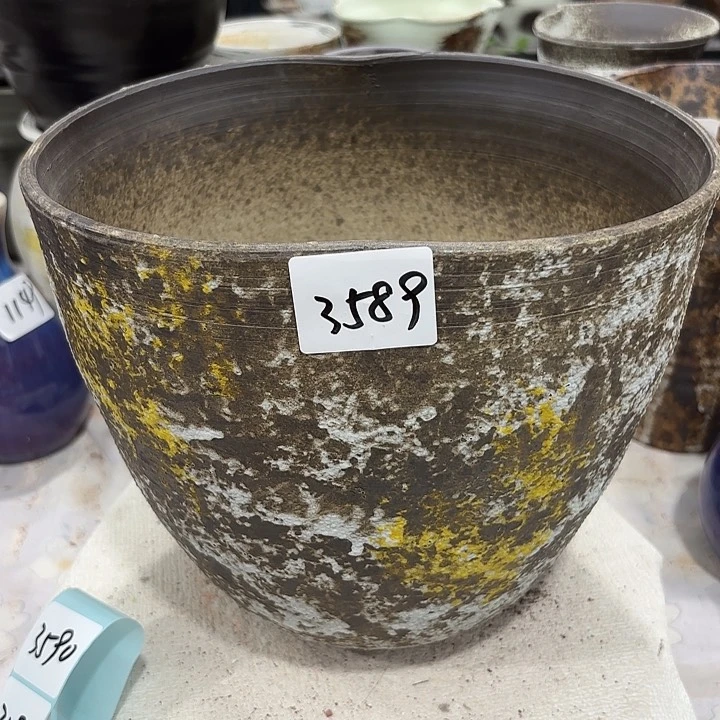 摆件高20，口23，有孔3589