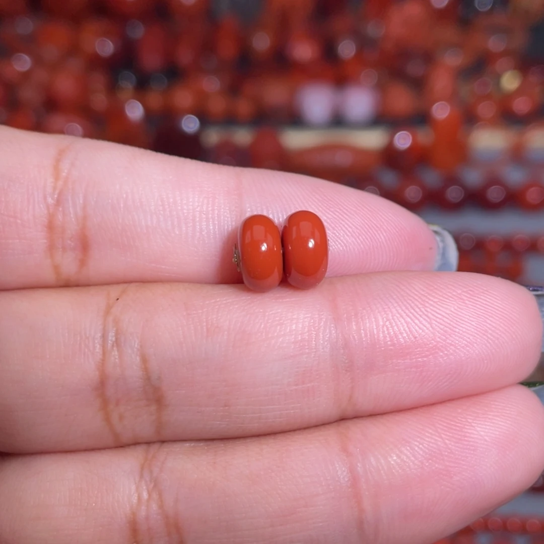 南红玛瑙未镶嵌隔珠卡8.3×4.7