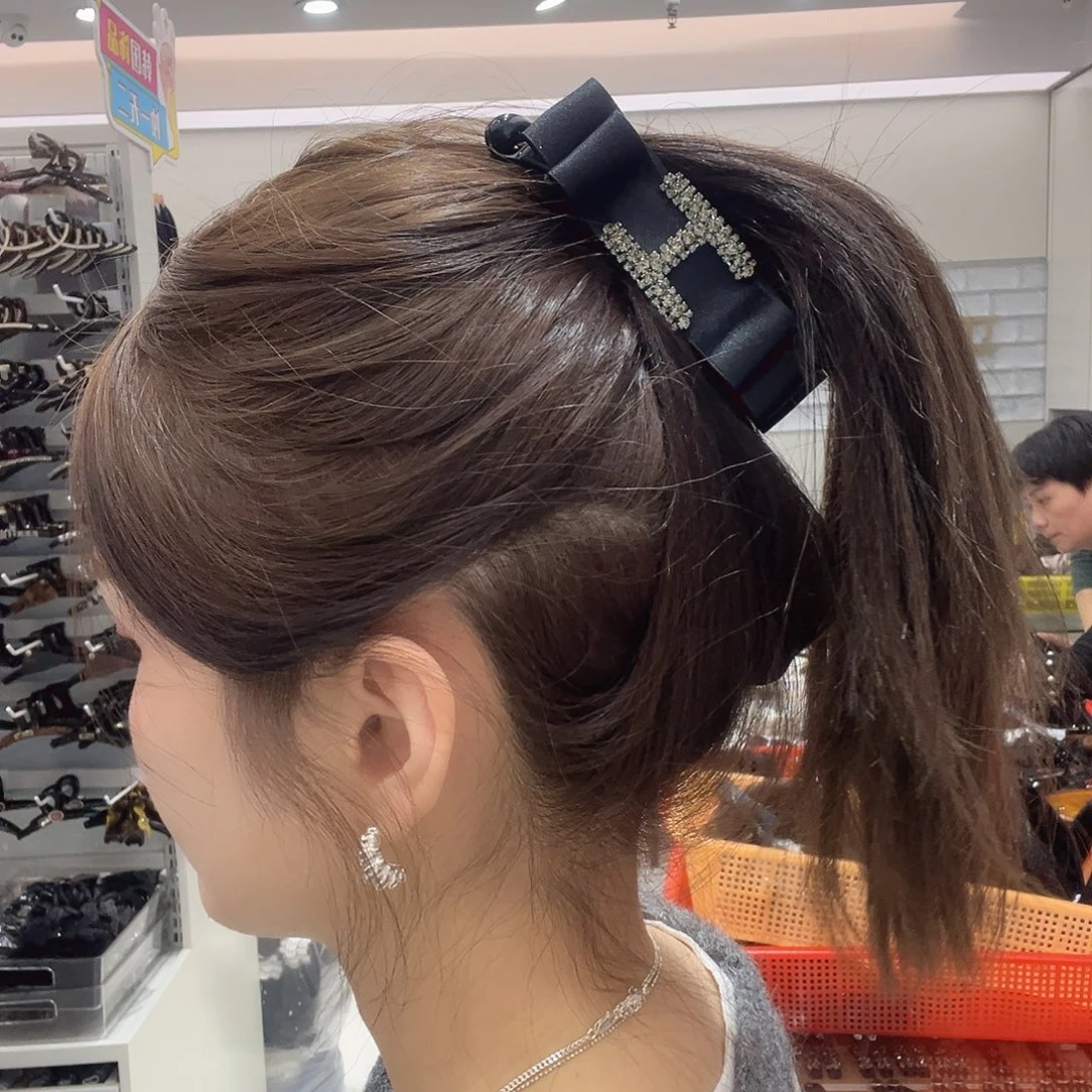 布艺非金属H钻香蕉夹