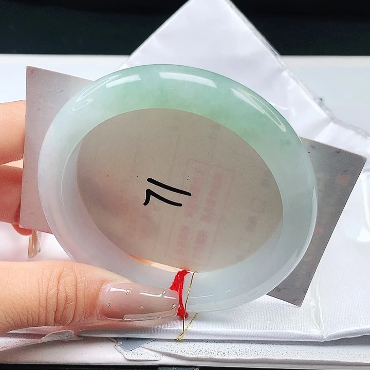 翡翠手镯未镶嵌59+正圈