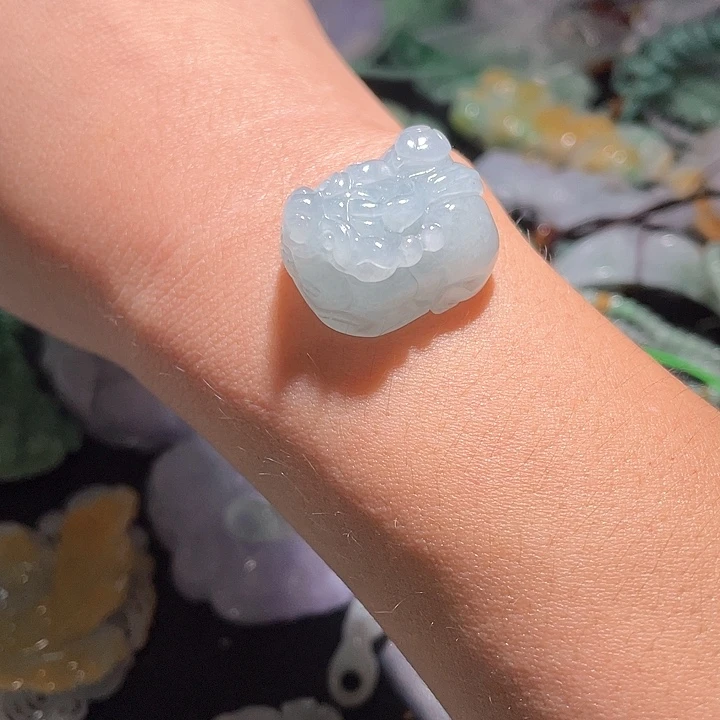 颈饰未镶嵌翡翠隐***膀天