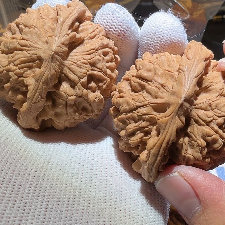 文玩核桃把件麒麟纹