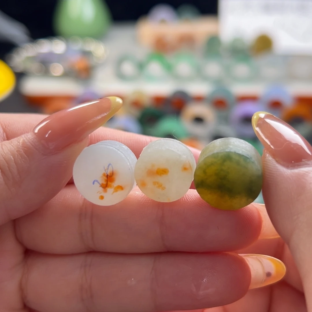 定制翡翠未镶嵌特色戒心200一颗