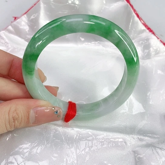 翡翠手镯未镶嵌天然翡翠A货818