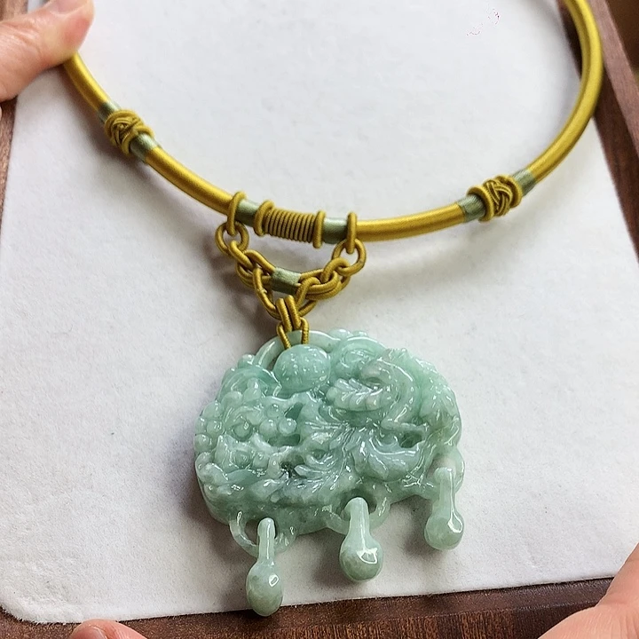 翡翠颈饰未镶嵌吊坠