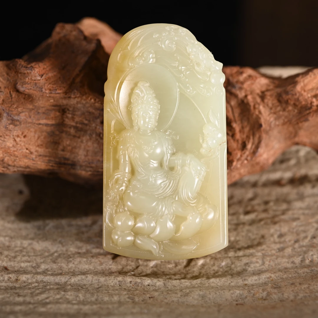 LOT8807 2510220145和田玉且末糖观音挂牌/杭拍