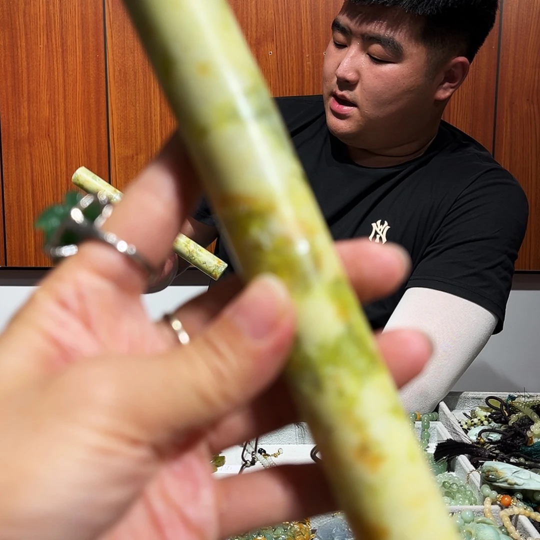 岫玉未镶嵌毛衣链