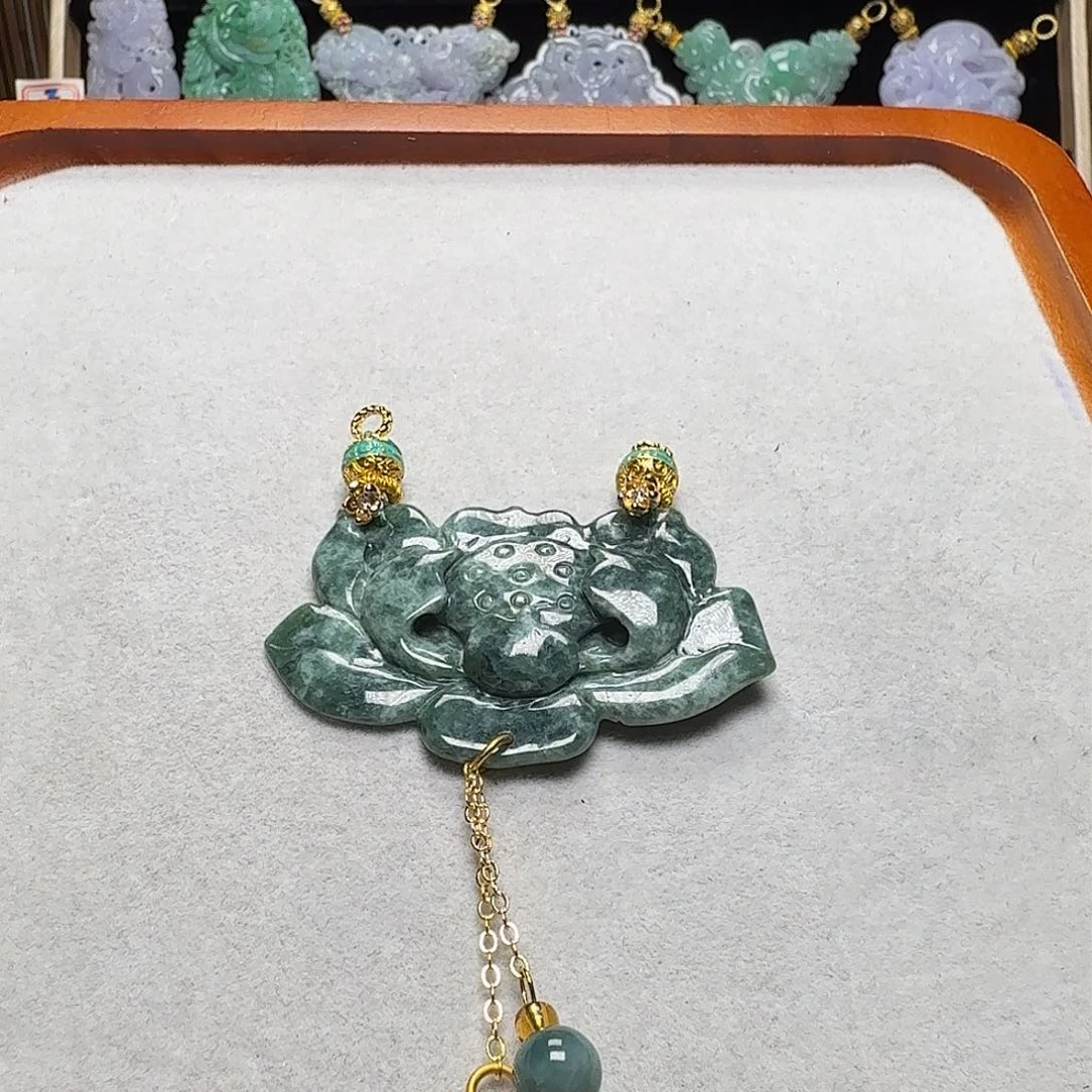 吊坠(赠链)未镶嵌翡翠
