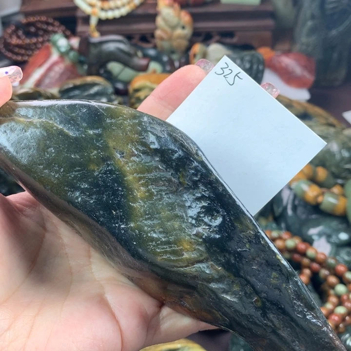 岫岩河磨玉（透闪石质玉）把件未镶嵌