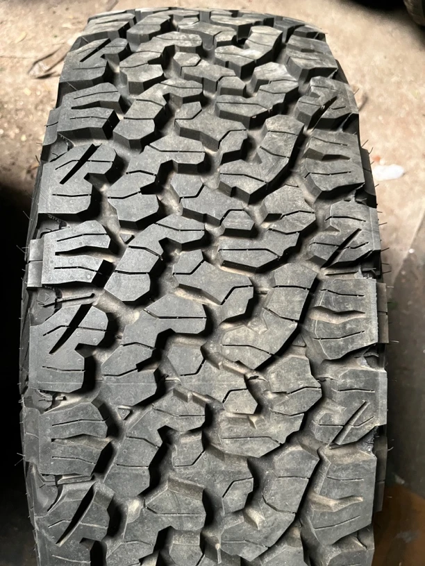 17百路驰越野at 265/70-17 牧马人坦克300 酷路泽fj陆巡 霸道轮胎