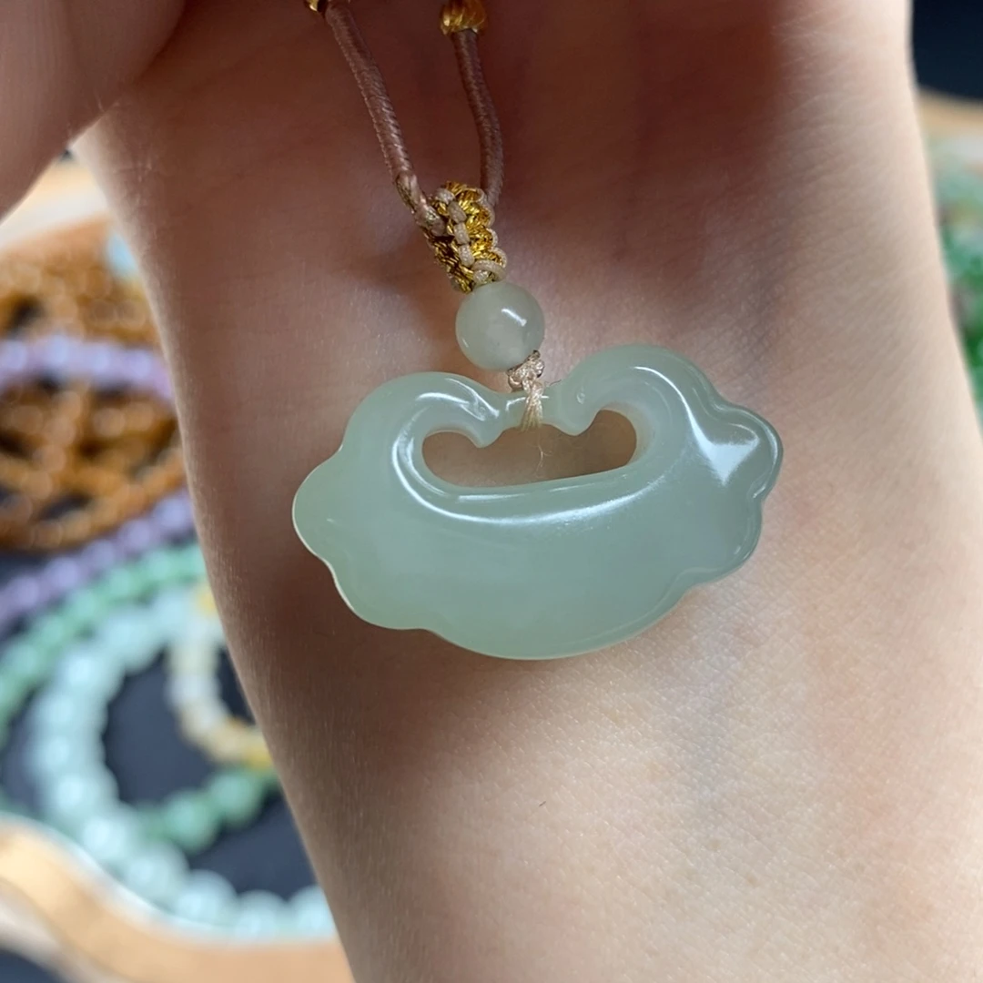 和田玉冰晴绿如意锁未镶嵌