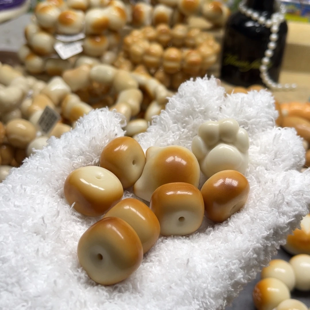 菩提根/象牙果手串12.4 微瑕八颗 绿色绳 9号链接