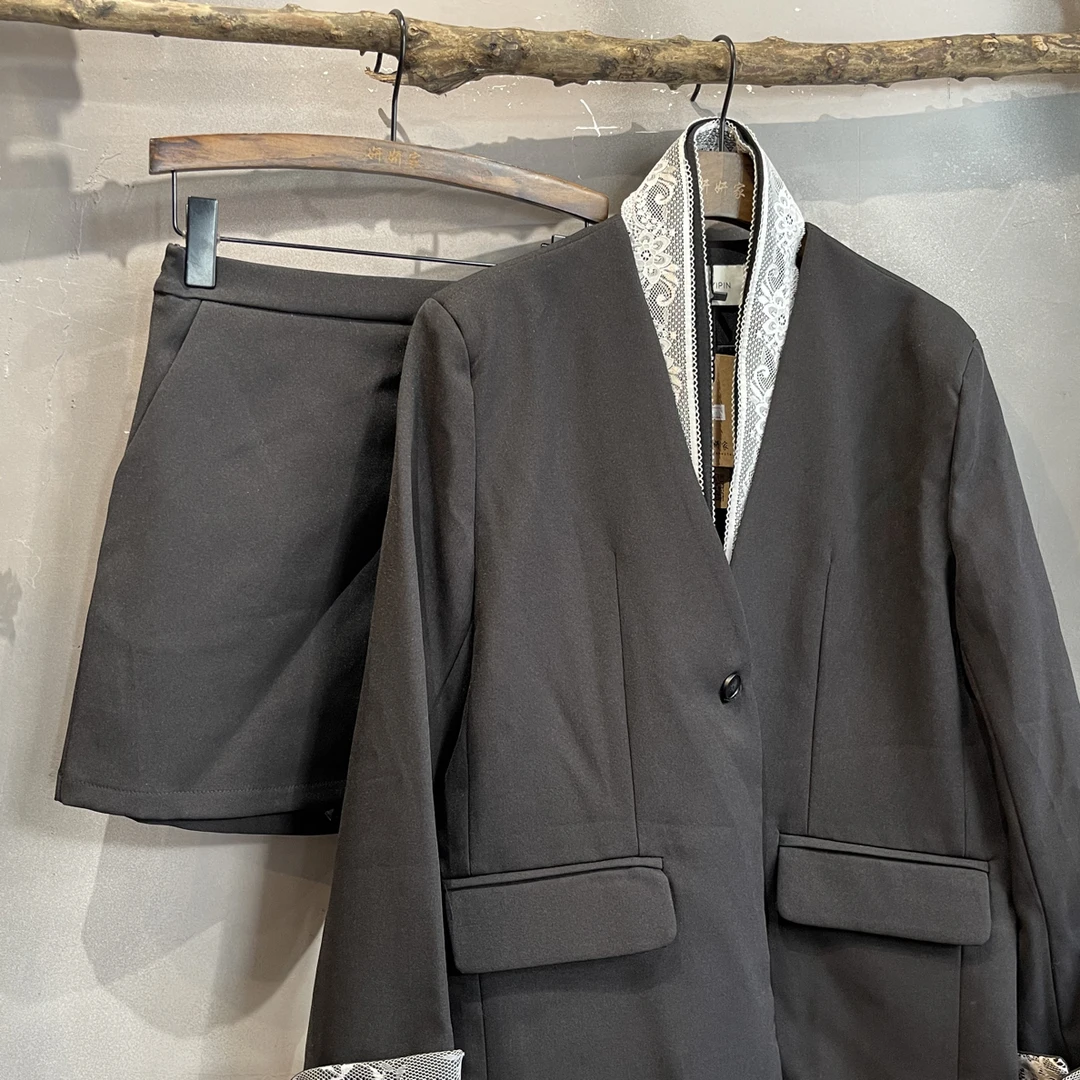 妍妍家韩版蕾丝拼接西装外套A字裙套装