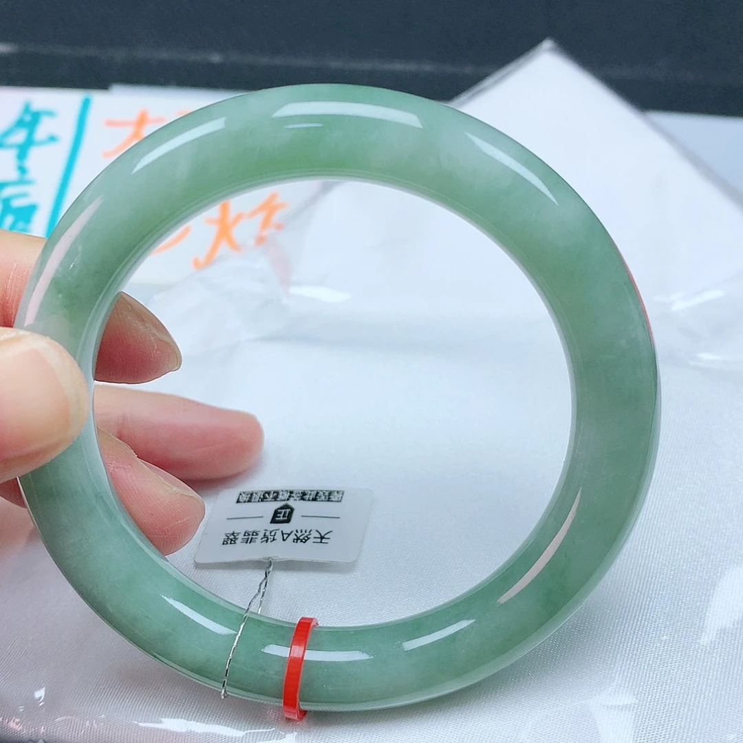 翡翠手镯未镶嵌57胖