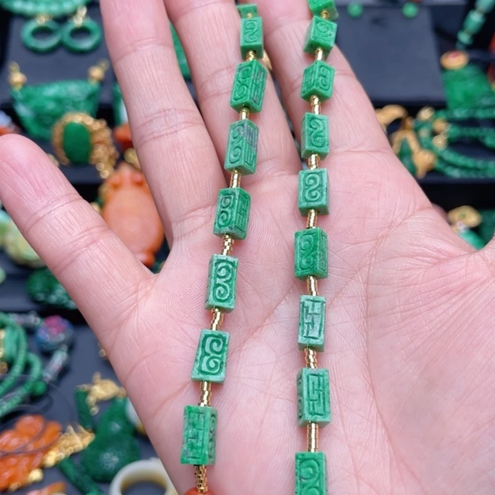 翡翠未镶嵌颈饰翡翠