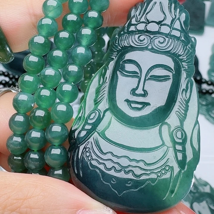 翡翠未镶嵌颈饰多样性发其一