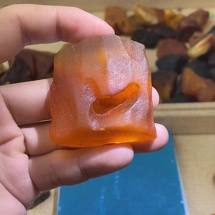琥珀未镶嵌裸石金珀