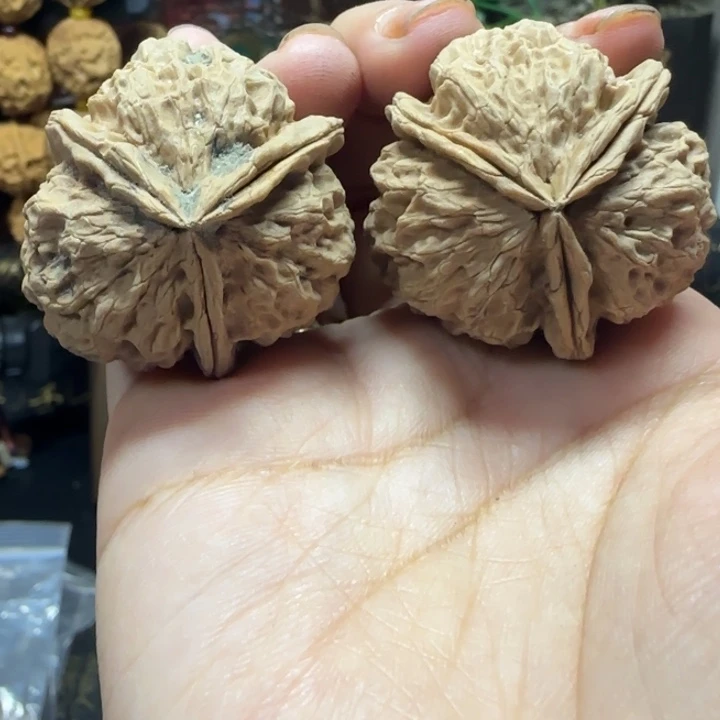 ****~吊坠文玩核桃铁扇三棱37