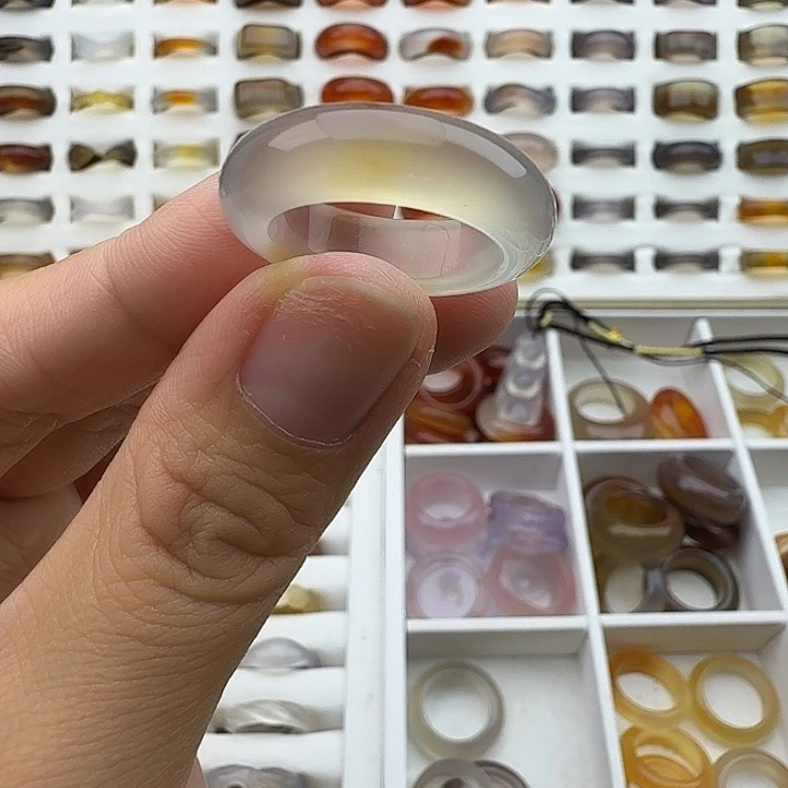 玛瑙/玉髓未镶嵌戒圈18圈福利不退换介意勿拍