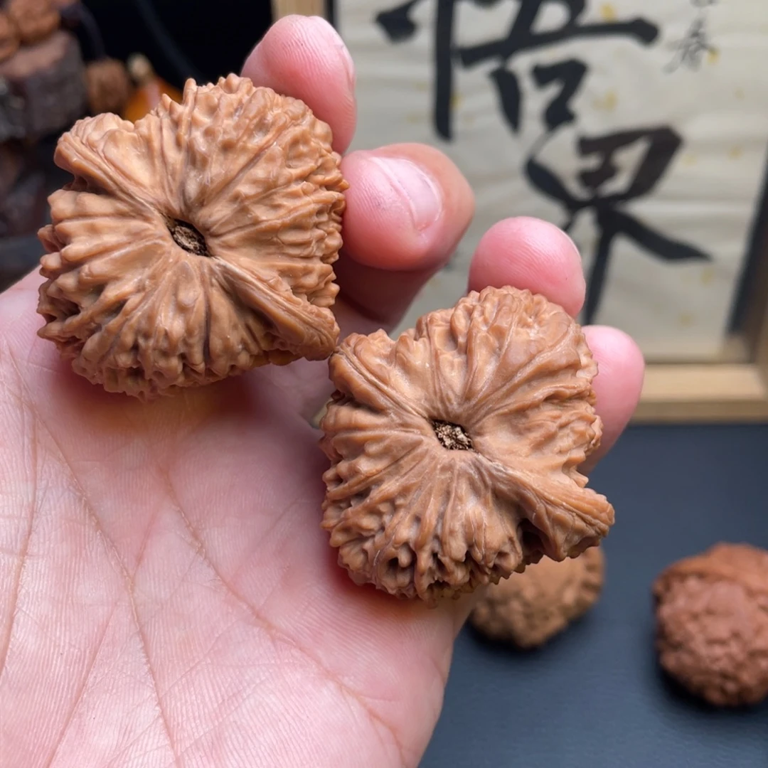 用***5吊坠文玩核桃南疆石
