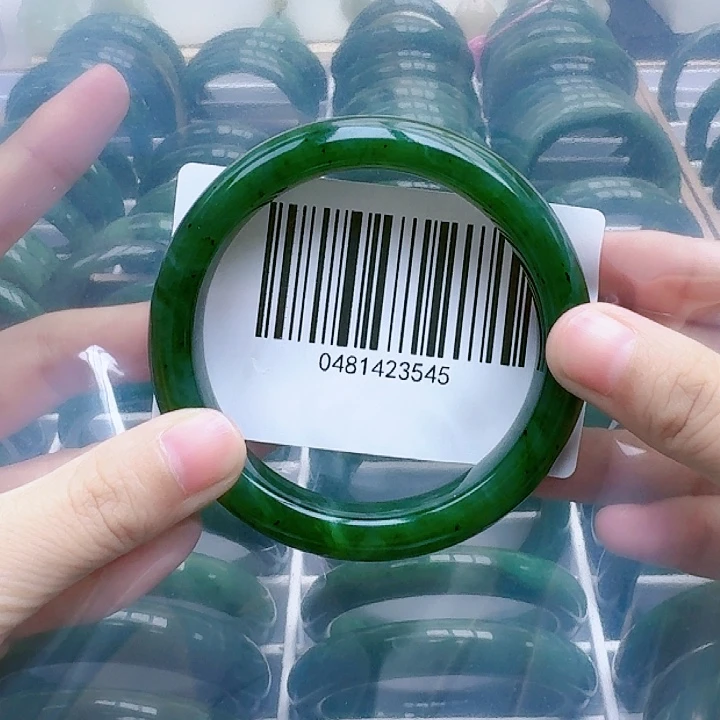 和田玉（碧玉）手镯未镶嵌用****86061微瑕