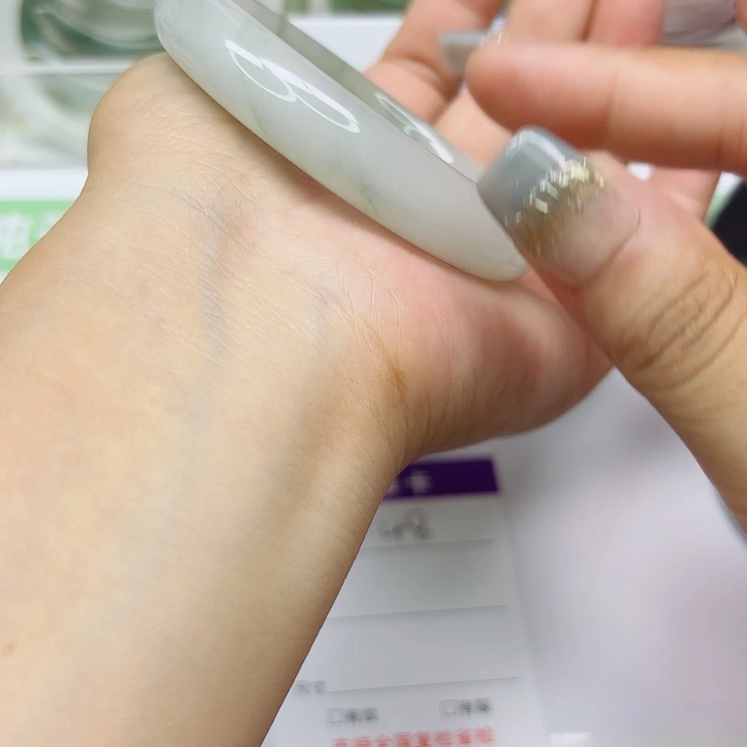 未镶嵌手镯石英质玉48/5657