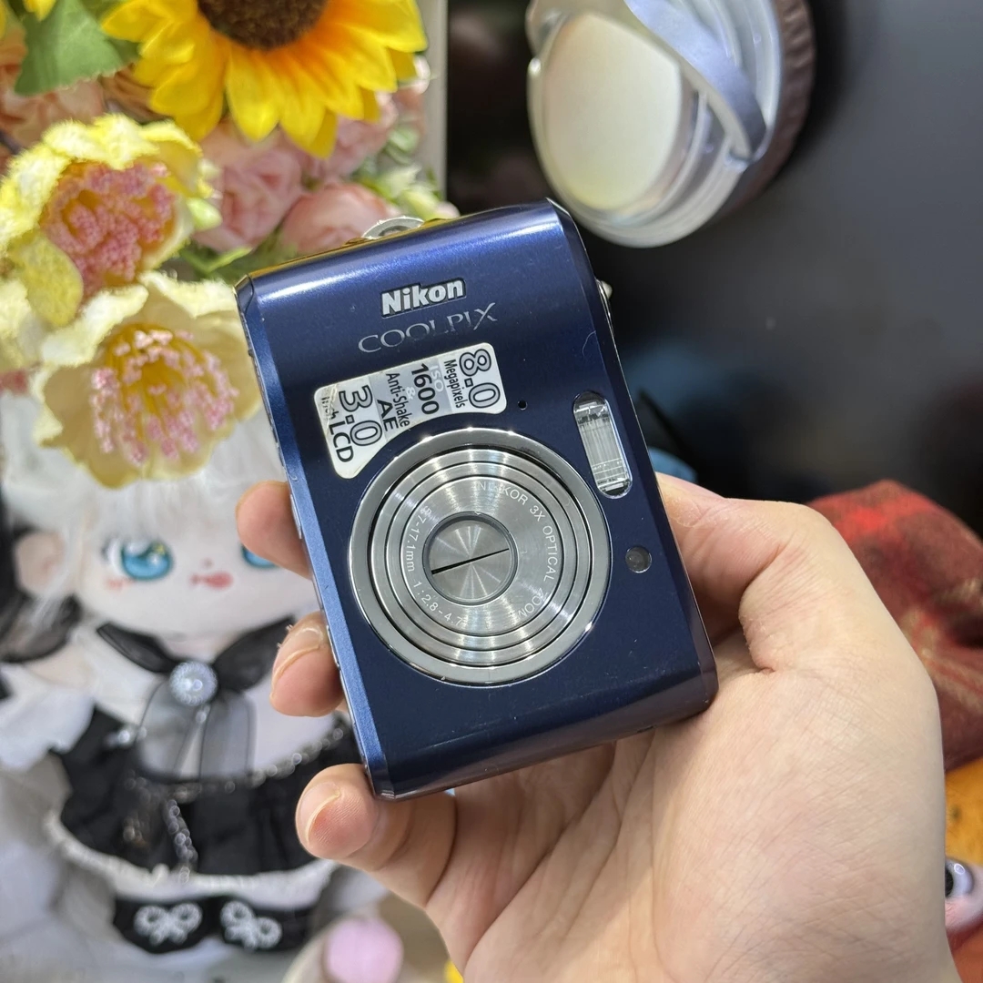 9新 Nikon/尼康 尼康l18冷白皮柔焦适合新手滤镜多五号电池供电