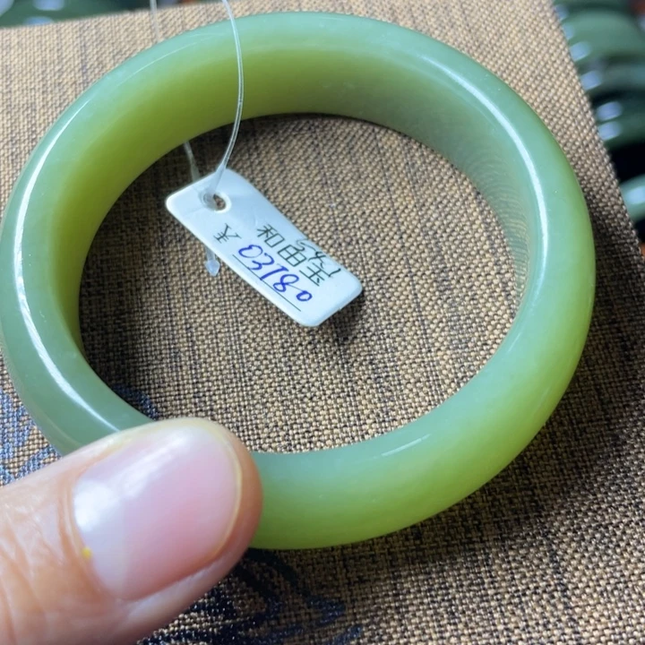 和田玉未镶嵌手串