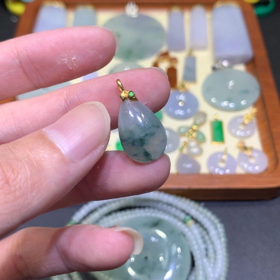 吊坠(不含链)18K金镶嵌翡翠