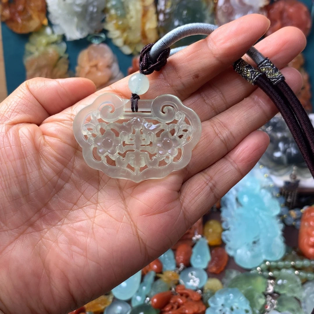 蛇纹石玉未镶嵌挂坠