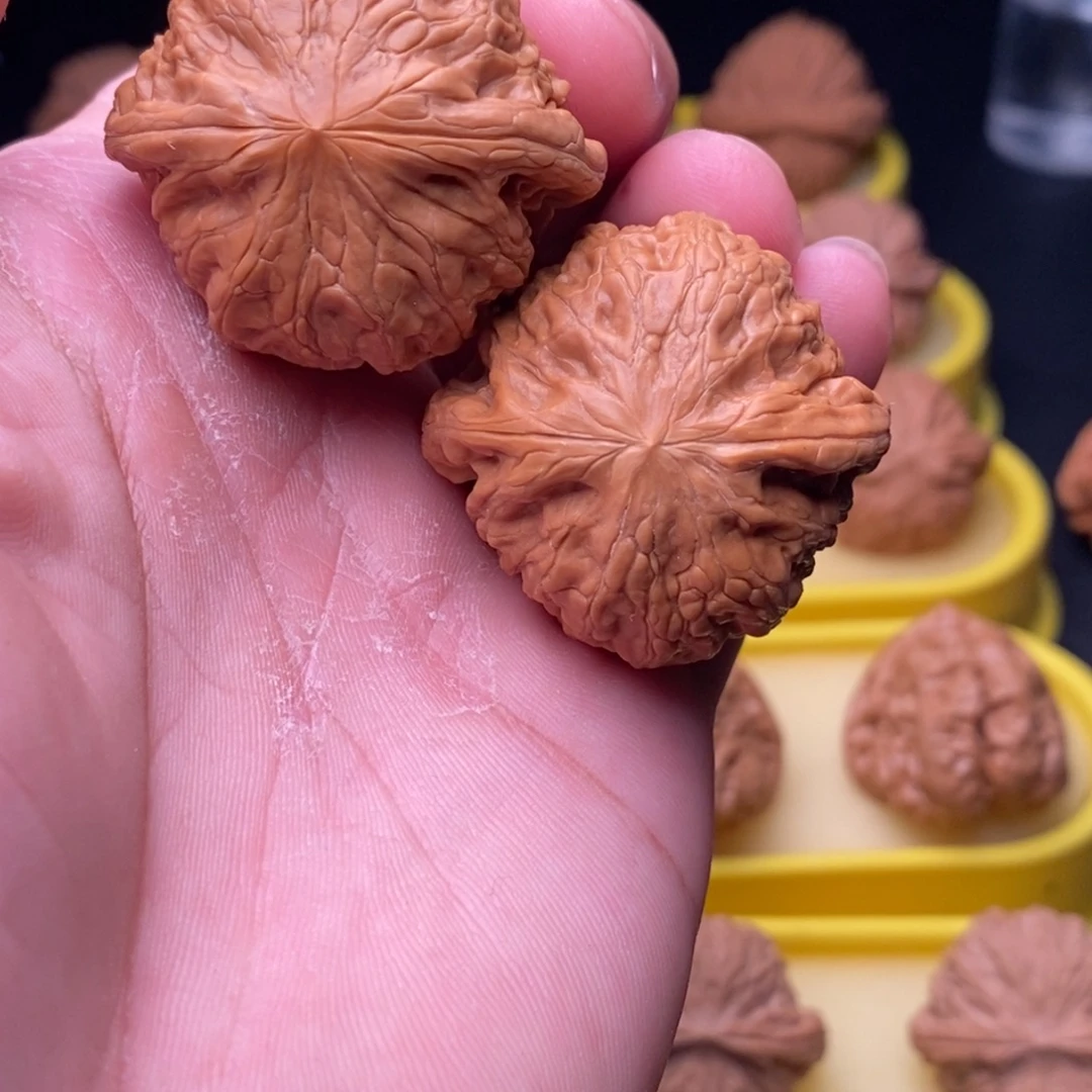 吊坠桃核铁锤妹妹尺寸39