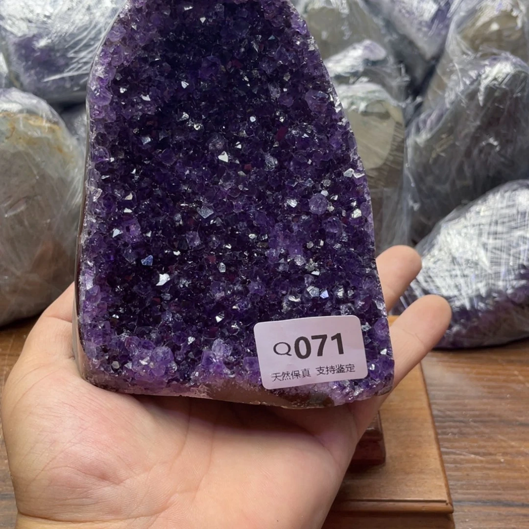 陈***欣大型摆件（非配饰）未镶嵌水晶