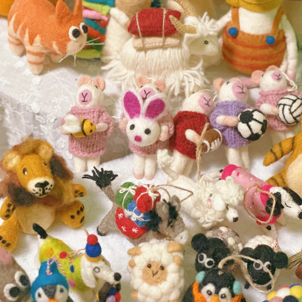 尼泊尔手工羊毛毡挂件 玩偶包挂