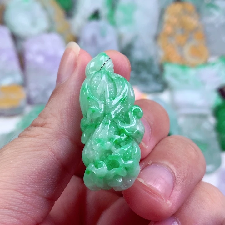 吊坠(不含链)未镶嵌翡翠