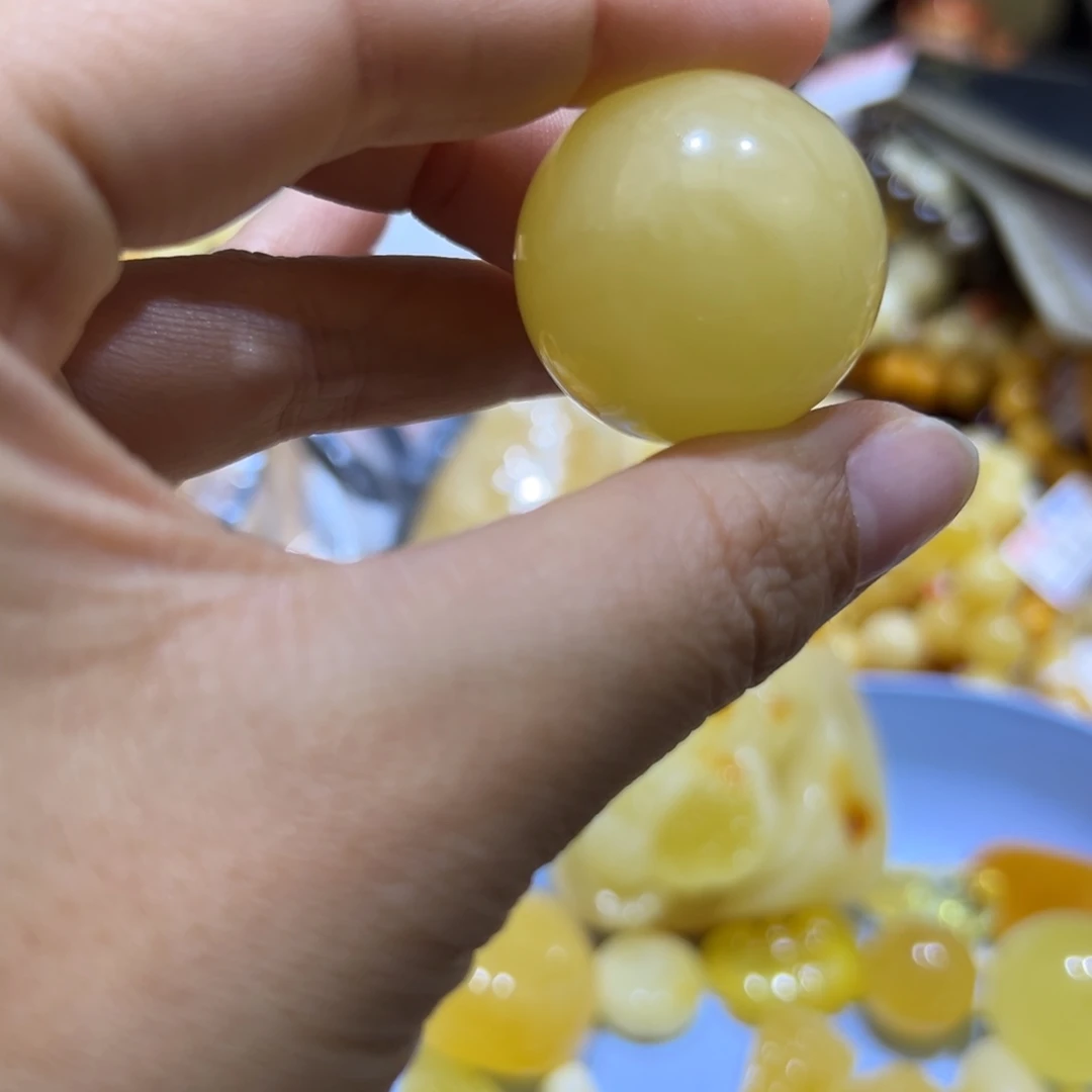 琥珀珠宝奇石未镶嵌