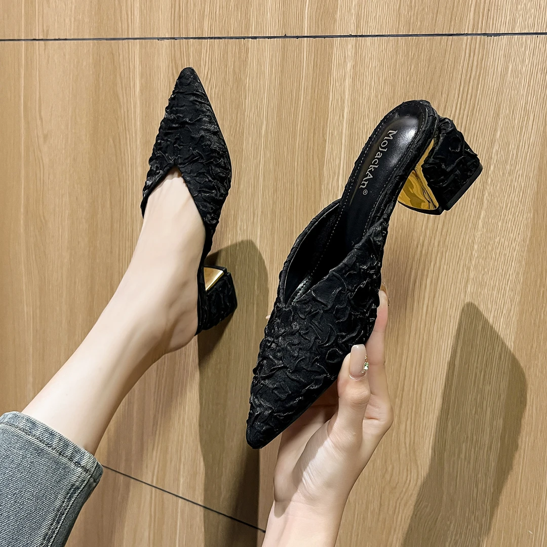 流光绸缎新中式国风穿搭2025新款百搭尖头单鞋女粗跟温柔鞋高跟鞋