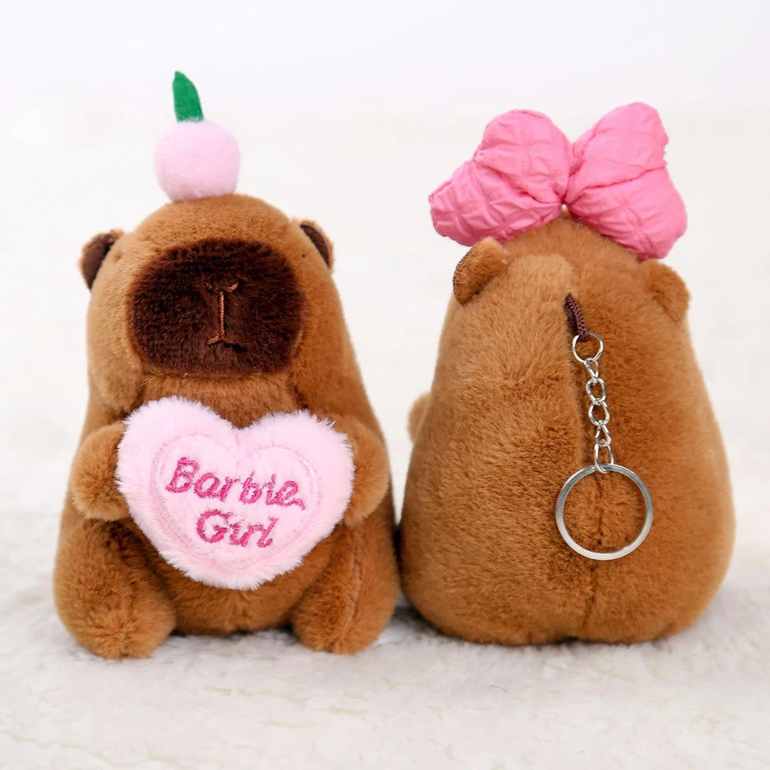 卡皮巴拉公仔粉色爱心豚挂件钥匙扣儿童玩偶生日礼物小挂件毛绒批