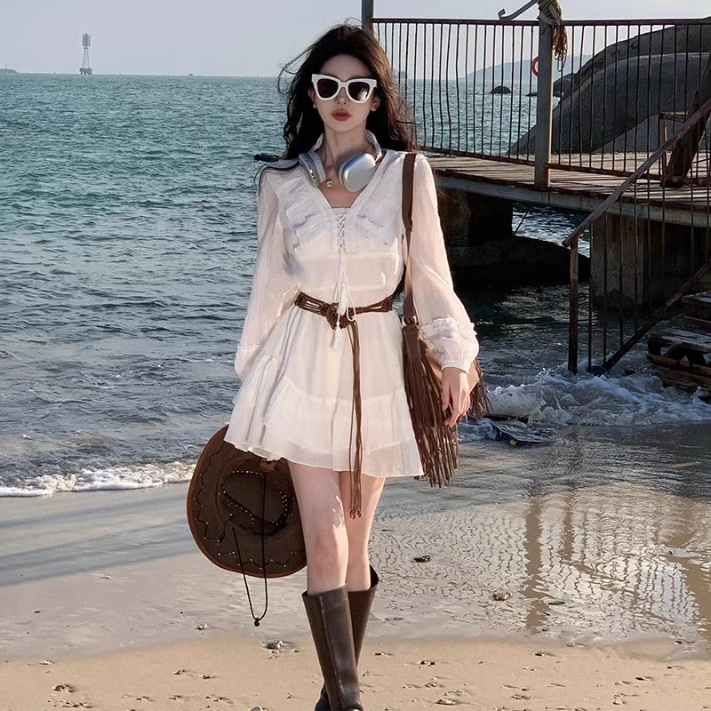 新疆草原旅游穿搭白色长袖连衣裙女夏季小个子云南川西度假短裙子