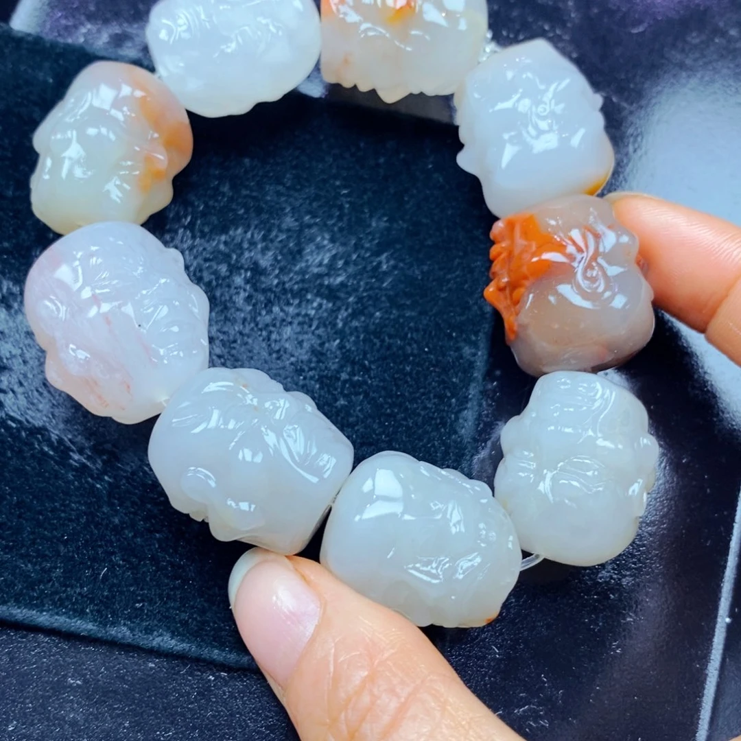 未镶嵌石英质玉（黄龙玉）颈饰