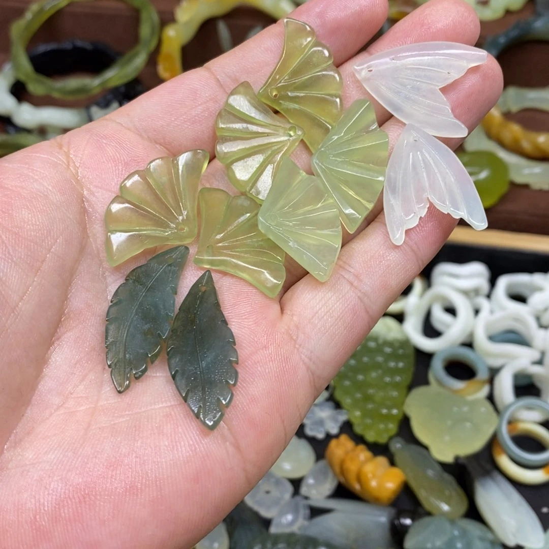 蛇纹石玉耳坠未镶嵌