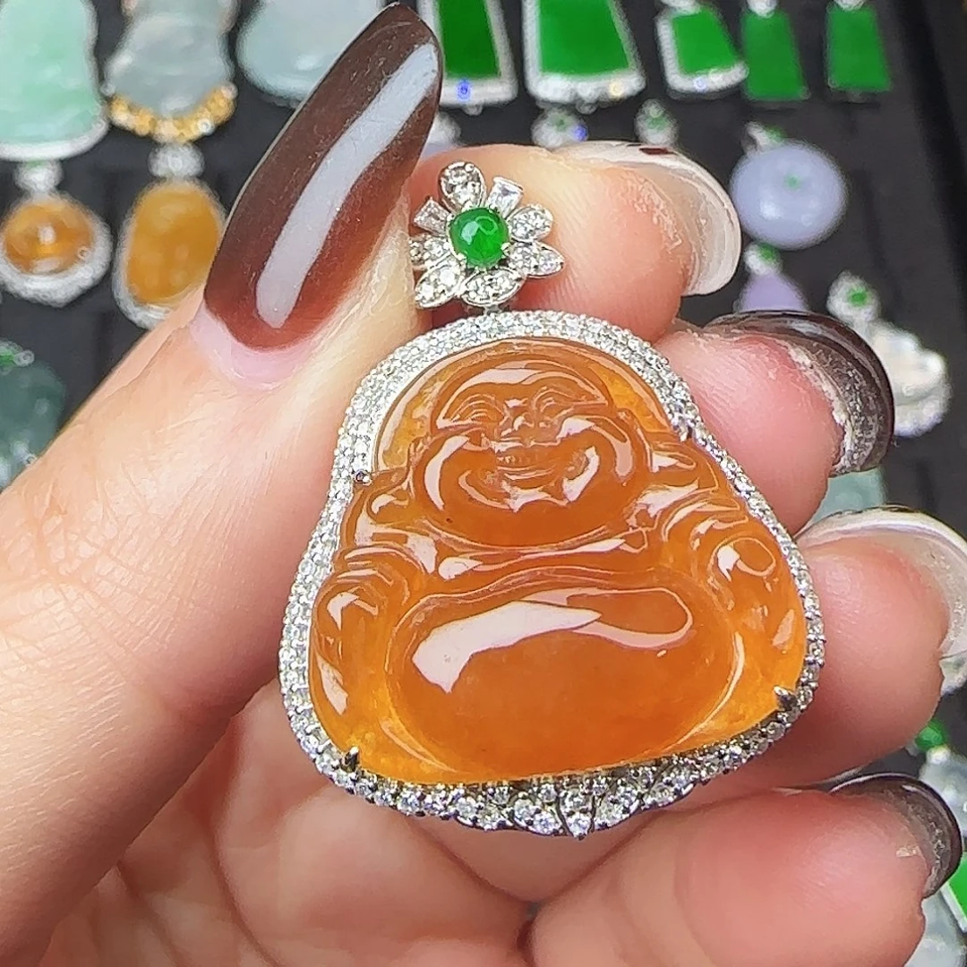 翡翠18K金镶嵌颈饰冰黄翡佛公