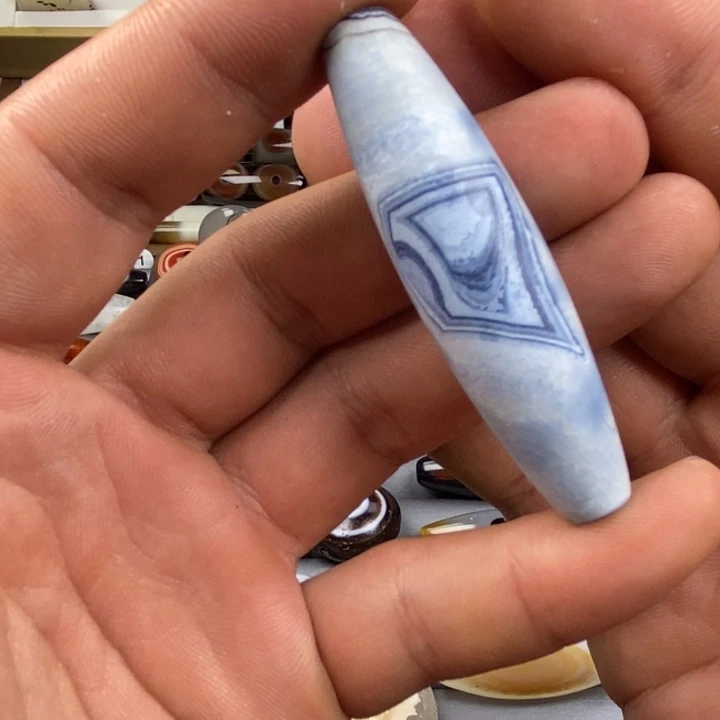 未镶嵌颈饰玛瑙/玉髓l****?