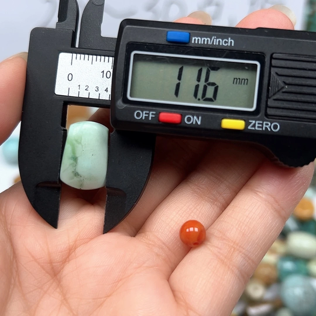 南红玛瑙未镶嵌珠宝奇石