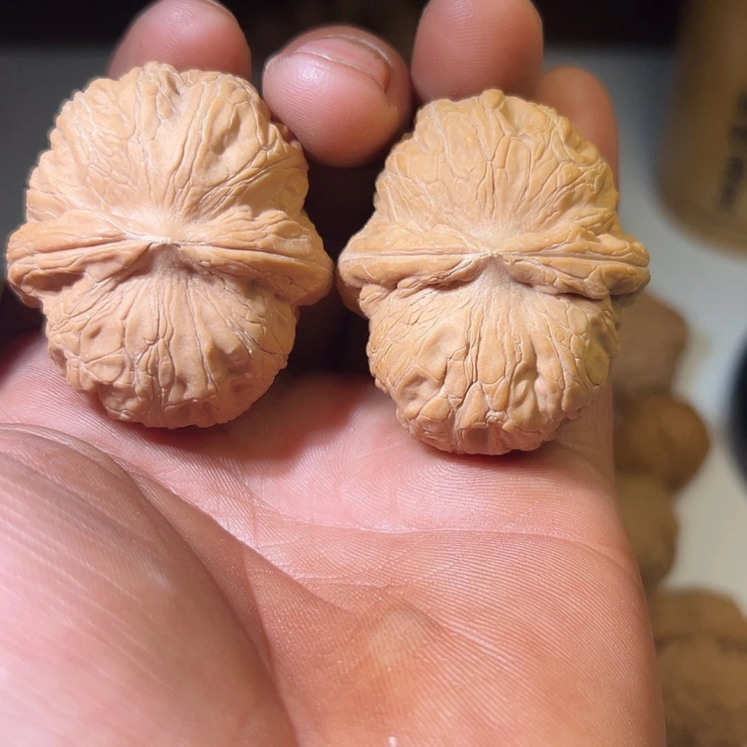 羽***。把件文玩核桃文玩