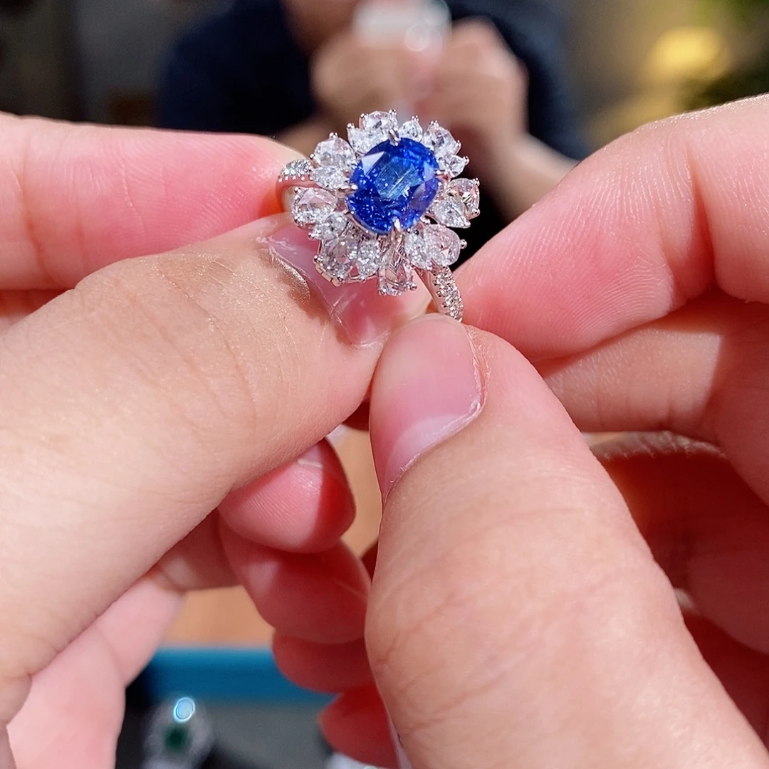 戒指蓝宝石18K金镶嵌2.57ct