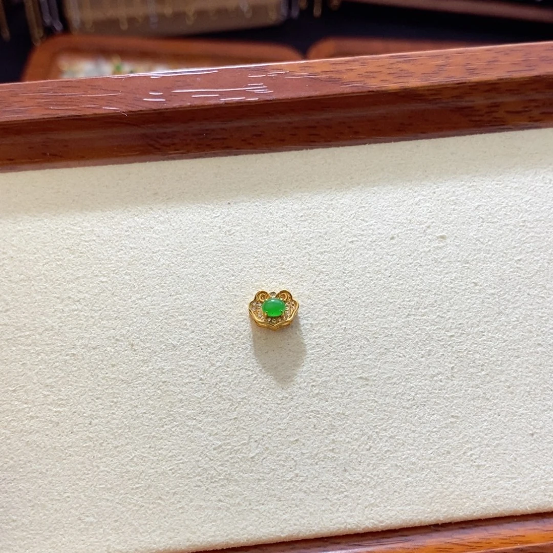 .***翡翠18K金镶嵌颈饰翡翠