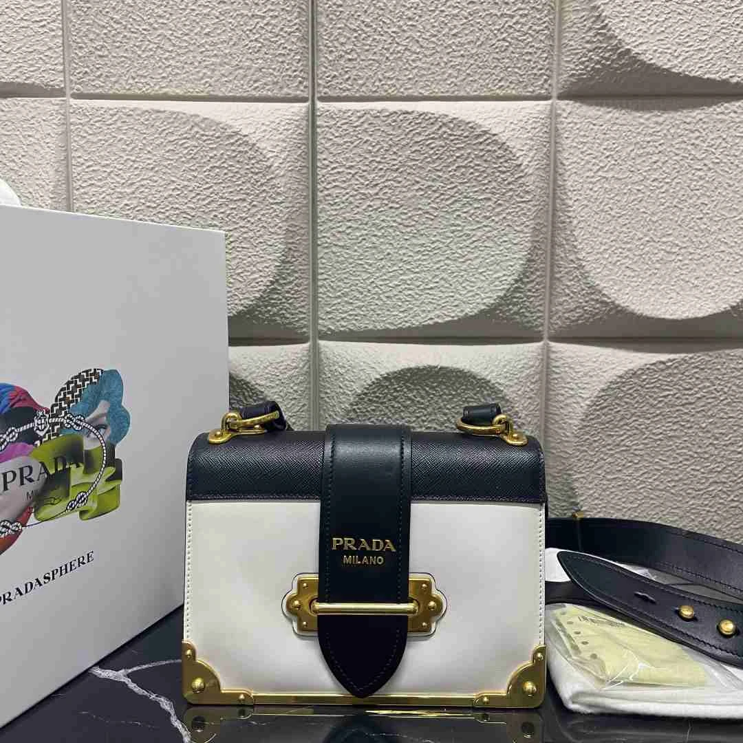 95新 Prada/普拉达 白色单肩包 C1404185 8604