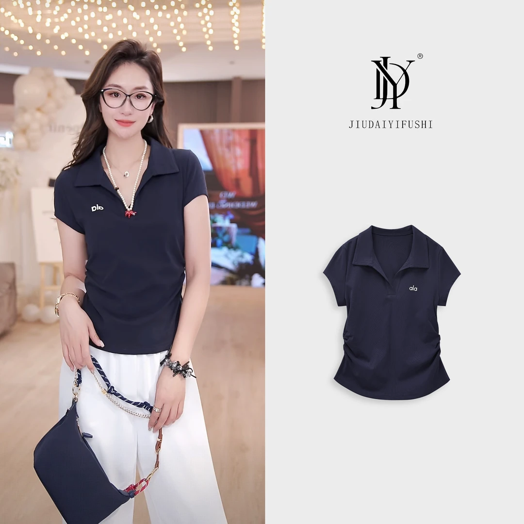 玖黛衣现货【刺绣短T】高定大牌简约翻领小刺绣短袖上衣 TXJ40552