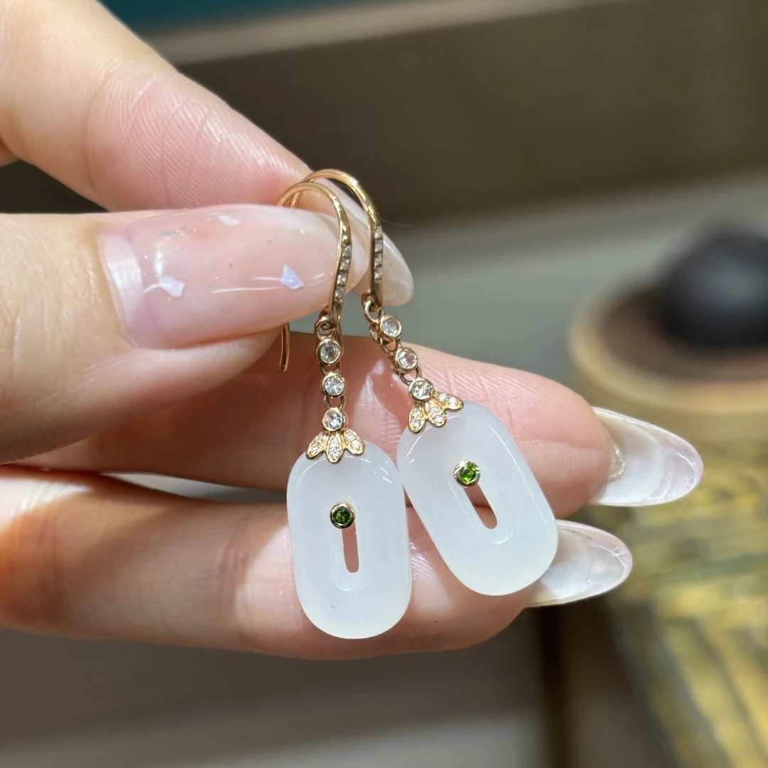 101113yx和田玉羊脂白18K金镶耳饰约17*10*4