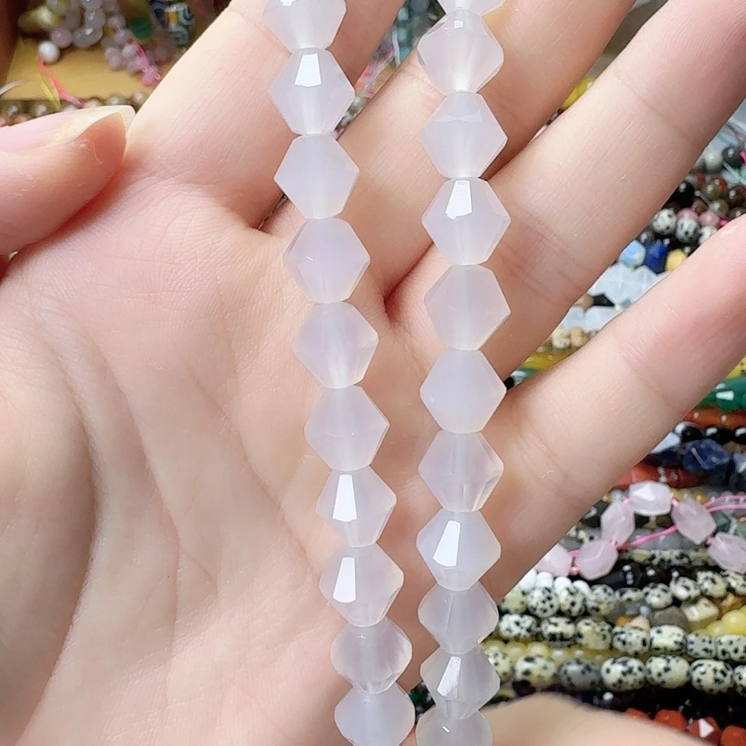 未镶嵌玛瑙/玉髓珠宝半成品白玛飞碟一条